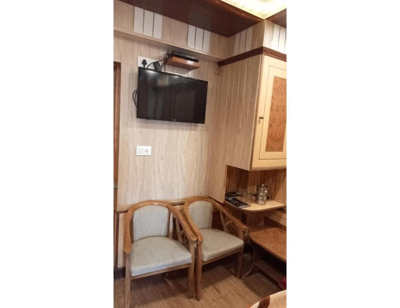 Hotel Doegar, Shimla Buitenkant foto