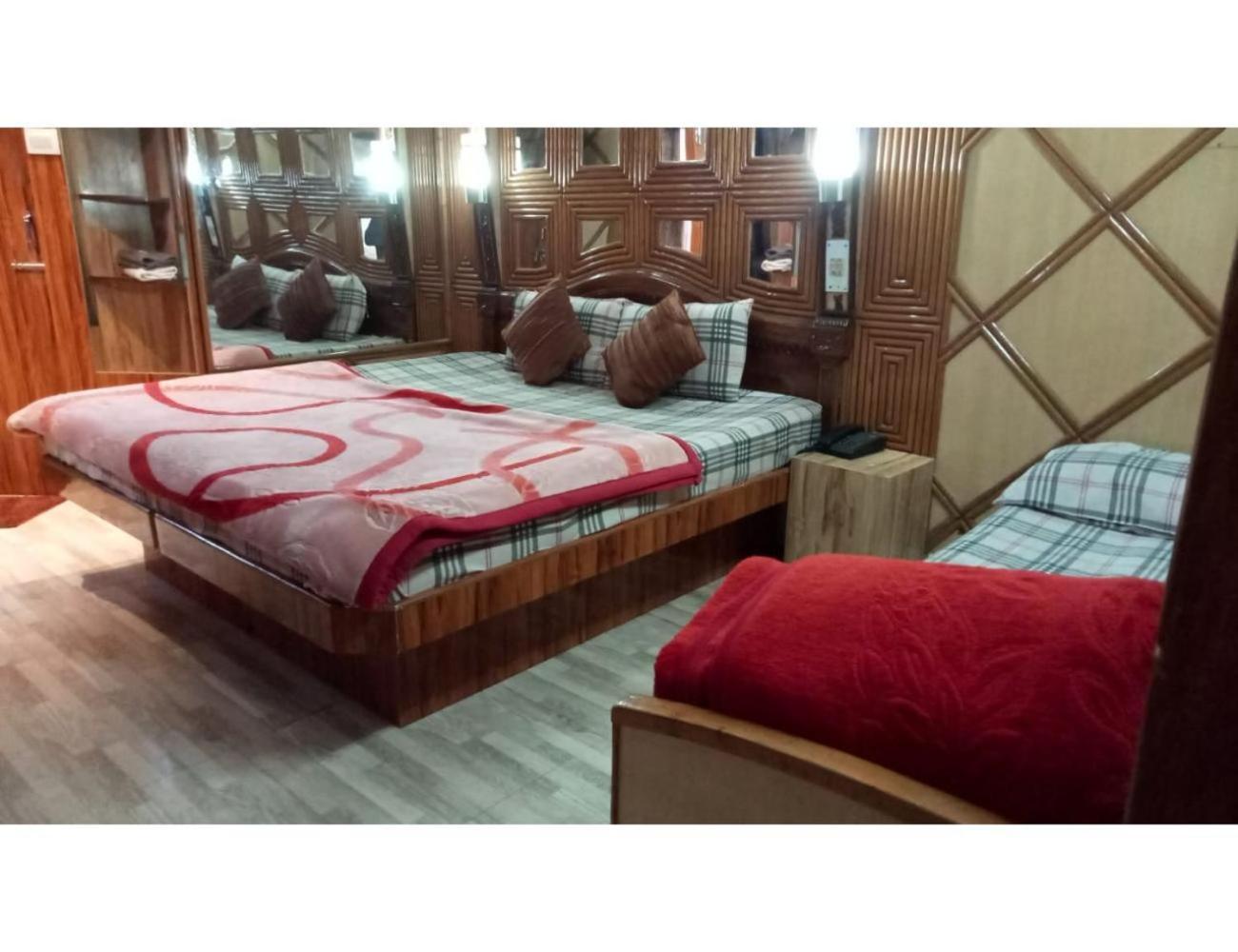 Hotel Doegar, Shimla Buitenkant foto